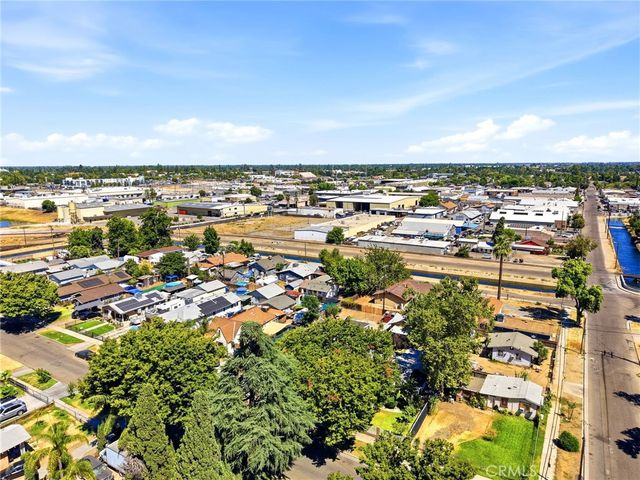2225 E Lamona, Fresno, CA 93703