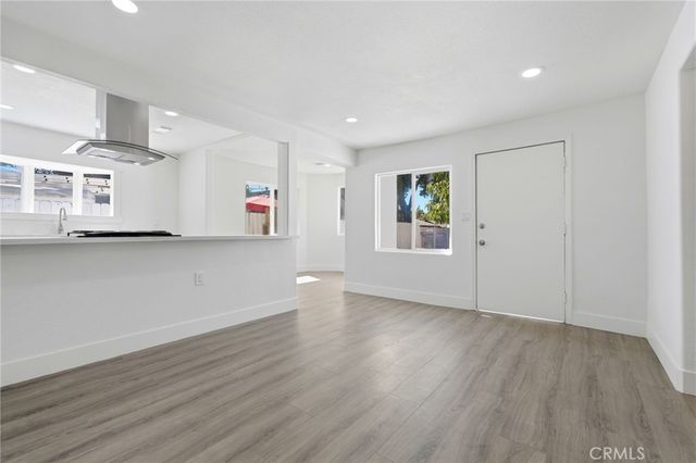 2225 E Lamona, Fresno, CA 93703