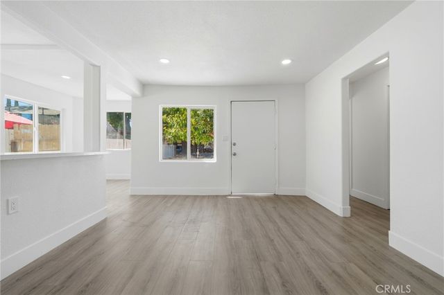 2225 E Lamona, Fresno, CA 93703