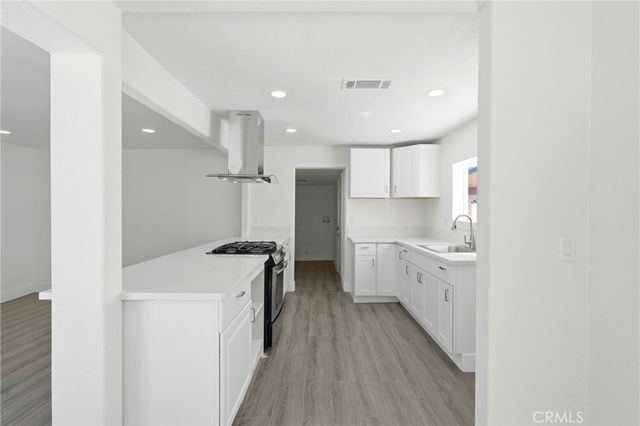 2225 E Lamona, Fresno, CA 93703