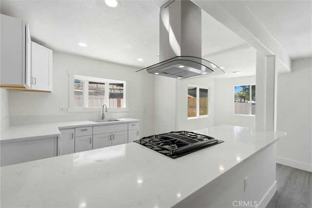 2225 E Lamona, Fresno, CA 93703