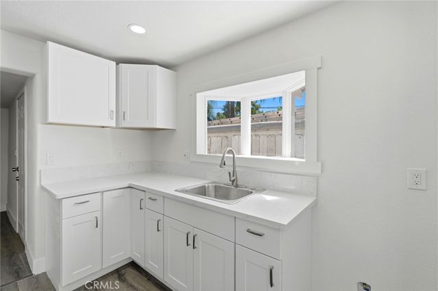 2225 E Lamona, Fresno, CA 93703