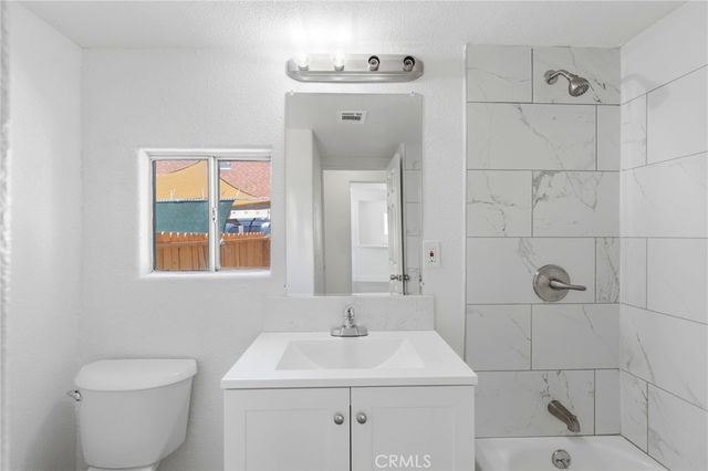 2225 E Lamona, Fresno, CA 93703