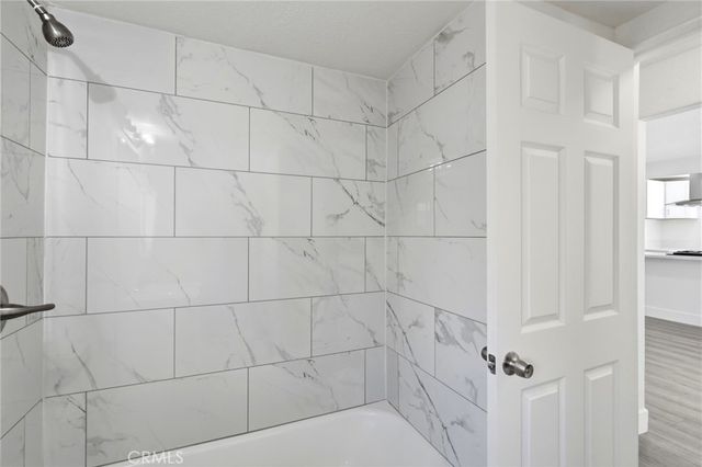 2225 E Lamona, Fresno, CA 93703
