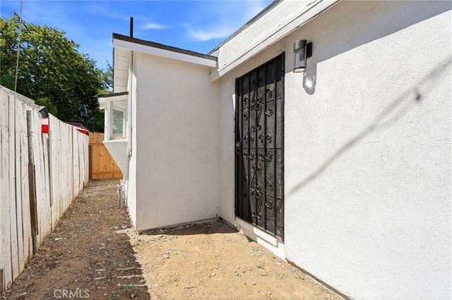2225 E Lamona, Fresno, CA 93703