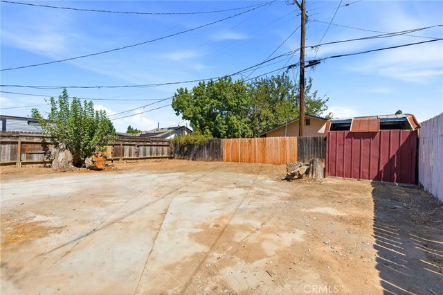 2225 E Lamona, Fresno, CA 93703