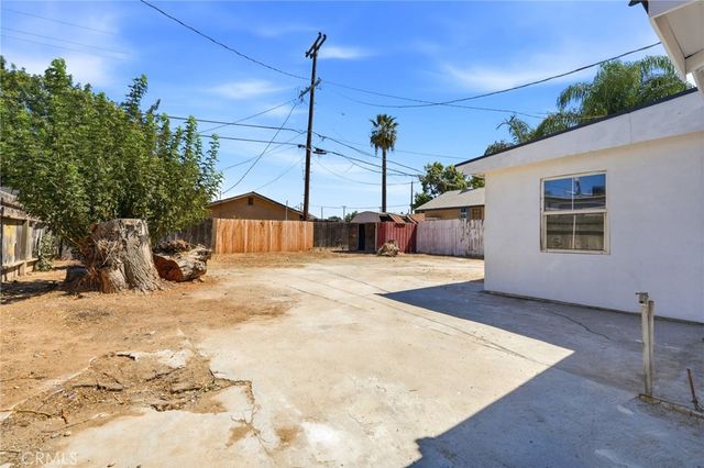 2225 E Lamona, Fresno, CA 93703