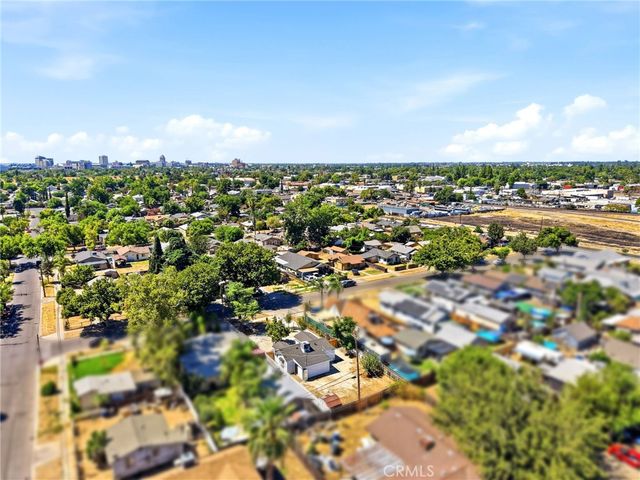 2225 E Lamona, Fresno, CA 93703