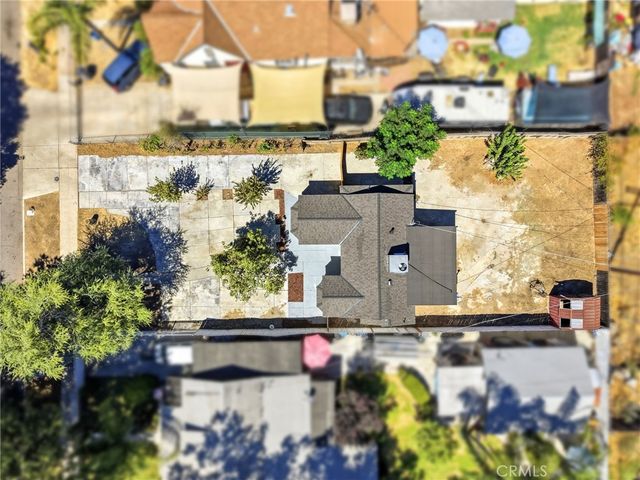 2225 E Lamona, Fresno, CA 93703