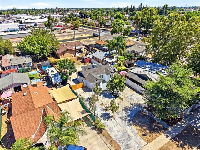 2225 E Lamona, Fresno, CA 93703