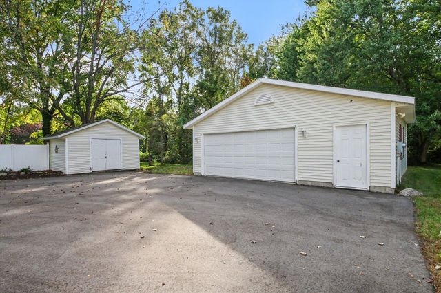 4533 Fruit Ridge Avenue NW, Grand Rapids, MI 49544