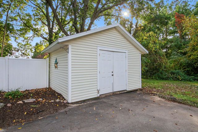 4533 Fruit Ridge Avenue NW, Grand Rapids, MI 49544
