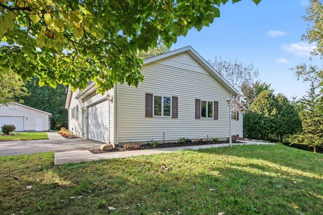 4533 Fruit Ridge Avenue NW, Grand Rapids, MI 49544