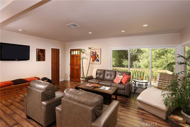 3720 Broadlawn Drive, Los Angeles, CA 90068