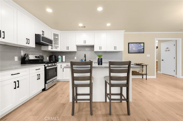 1081 Loma Avenue, Long Beach, CA 90804