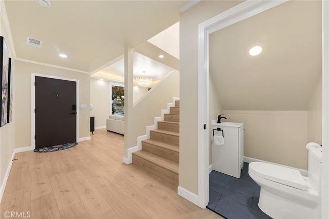 1081 Loma Avenue, Long Beach, CA 90804
