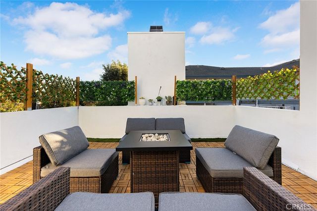 1081 Loma Avenue, Long Beach, CA 90804