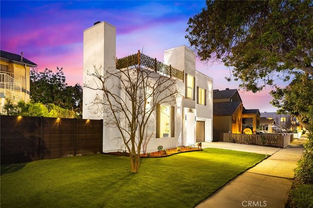 1081 Loma Avenue, Long Beach, CA 90804