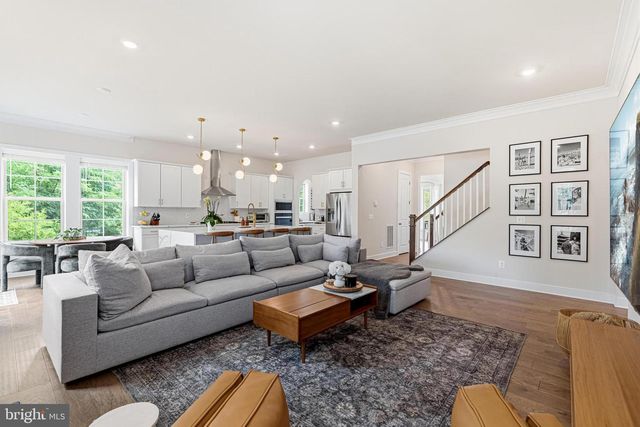 2940 COUNTY HOUSE DR, Fairfax, VA 22031