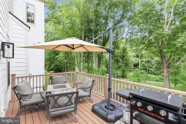 2940 COUNTY HOUSE DR, Fairfax, VA 22031