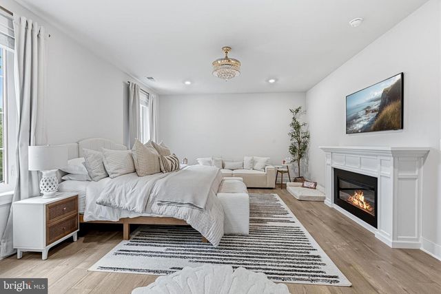 2940 COUNTY HOUSE DR, Fairfax, VA 22031