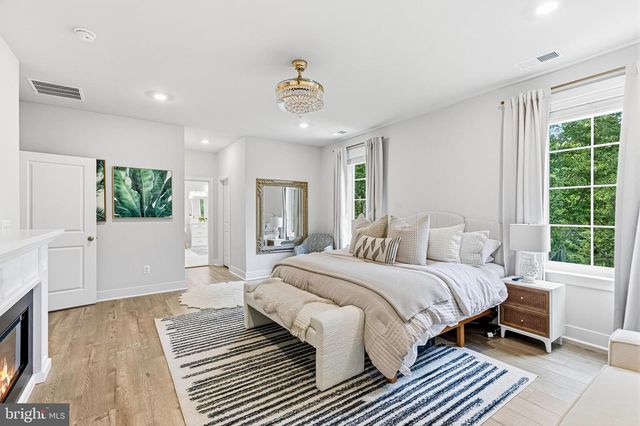 2940 COUNTY HOUSE DR, Fairfax, VA 22031
