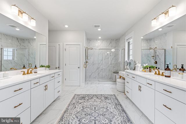 2940 COUNTY HOUSE DR, Fairfax, VA 22031