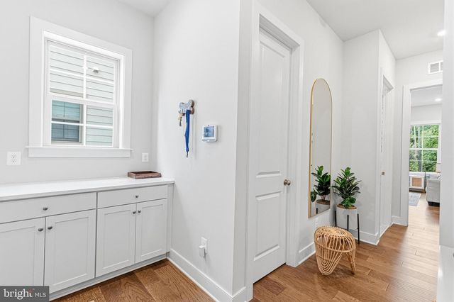 2940 COUNTY HOUSE DR, Fairfax, VA 22031