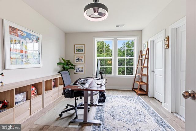 2940 COUNTY HOUSE DR, Fairfax, VA 22031