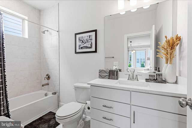 2940 COUNTY HOUSE DR, Fairfax, VA 22031
