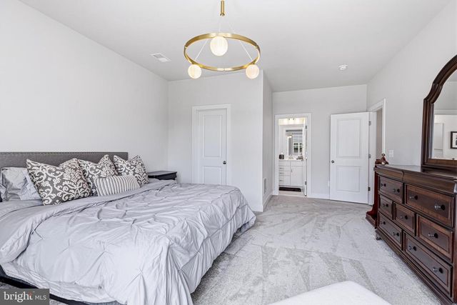 2940 COUNTY HOUSE DR, Fairfax, VA 22031