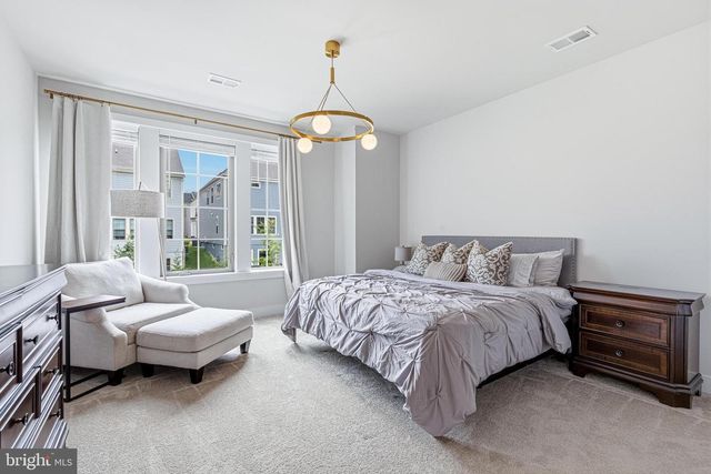 2940 COUNTY HOUSE DR, Fairfax, VA 22031