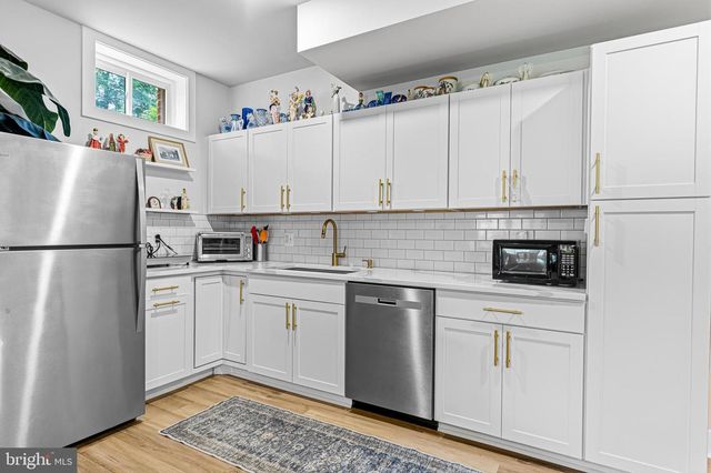2940 COUNTY HOUSE DR, Fairfax, VA 22031