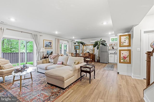 2940 COUNTY HOUSE DR, Fairfax, VA 22031