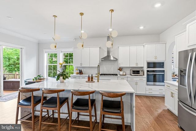 2940 COUNTY HOUSE DR, Fairfax, VA 22031