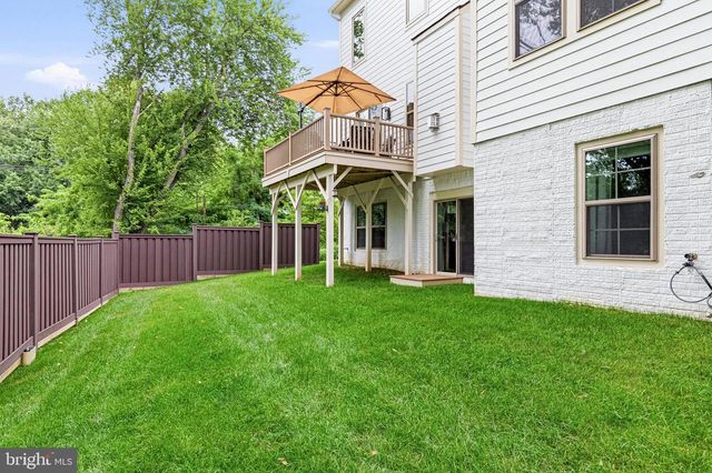 2940 COUNTY HOUSE DR, Fairfax, VA 22031