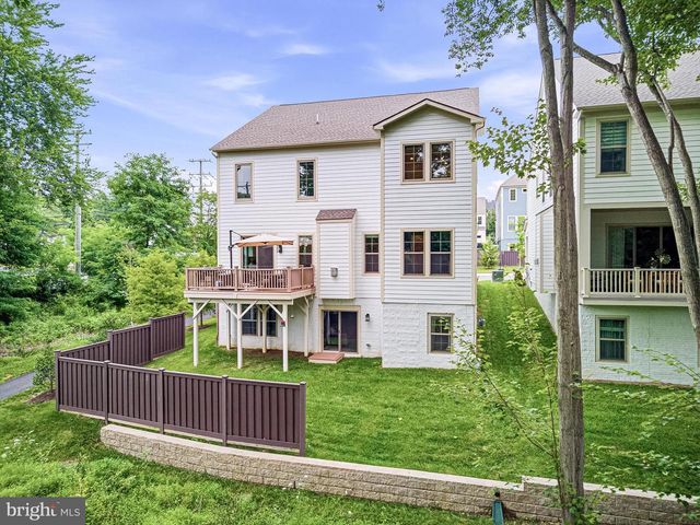 2940 COUNTY HOUSE DR, Fairfax, VA 22031