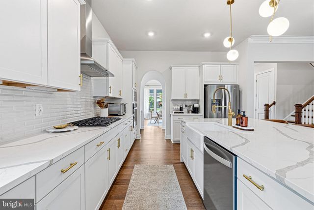 2940 COUNTY HOUSE DR, Fairfax, VA 22031