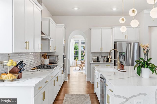 2940 COUNTY HOUSE DR, Fairfax, VA 22031