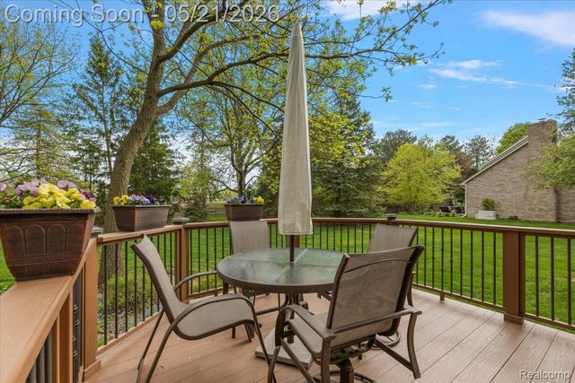33891 Yorkridge Street, Farmington Hills, MI 48331