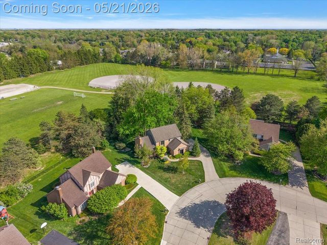 33891 Yorkridge Street, Farmington Hills, MI 48331