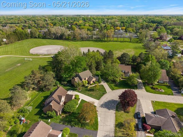 33891 Yorkridge Street, Farmington Hills, MI 48331