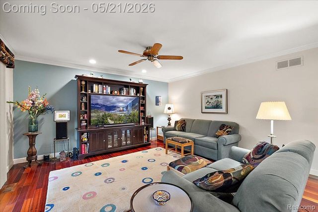 33891 Yorkridge Street, Farmington Hills, MI 48331