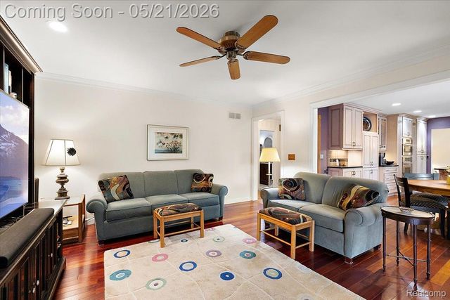 33891 Yorkridge Street, Farmington Hills, MI 48331