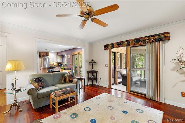33891 Yorkridge Street, Farmington Hills, MI 48331
