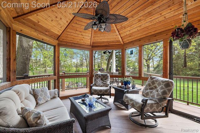 33891 Yorkridge Street, Farmington Hills, MI 48331
