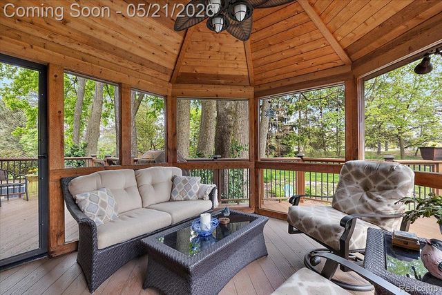 33891 Yorkridge Street, Farmington Hills, MI 48331