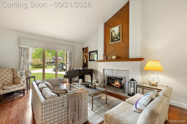 33891 Yorkridge Street, Farmington Hills, MI 48331