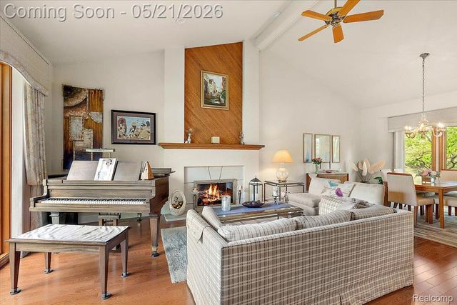 33891 Yorkridge Street, Farmington Hills, MI 48331