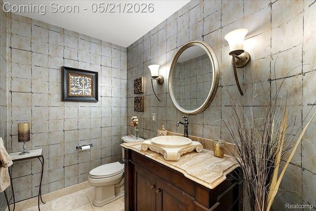 33891 Yorkridge Street, Farmington Hills, MI 48331